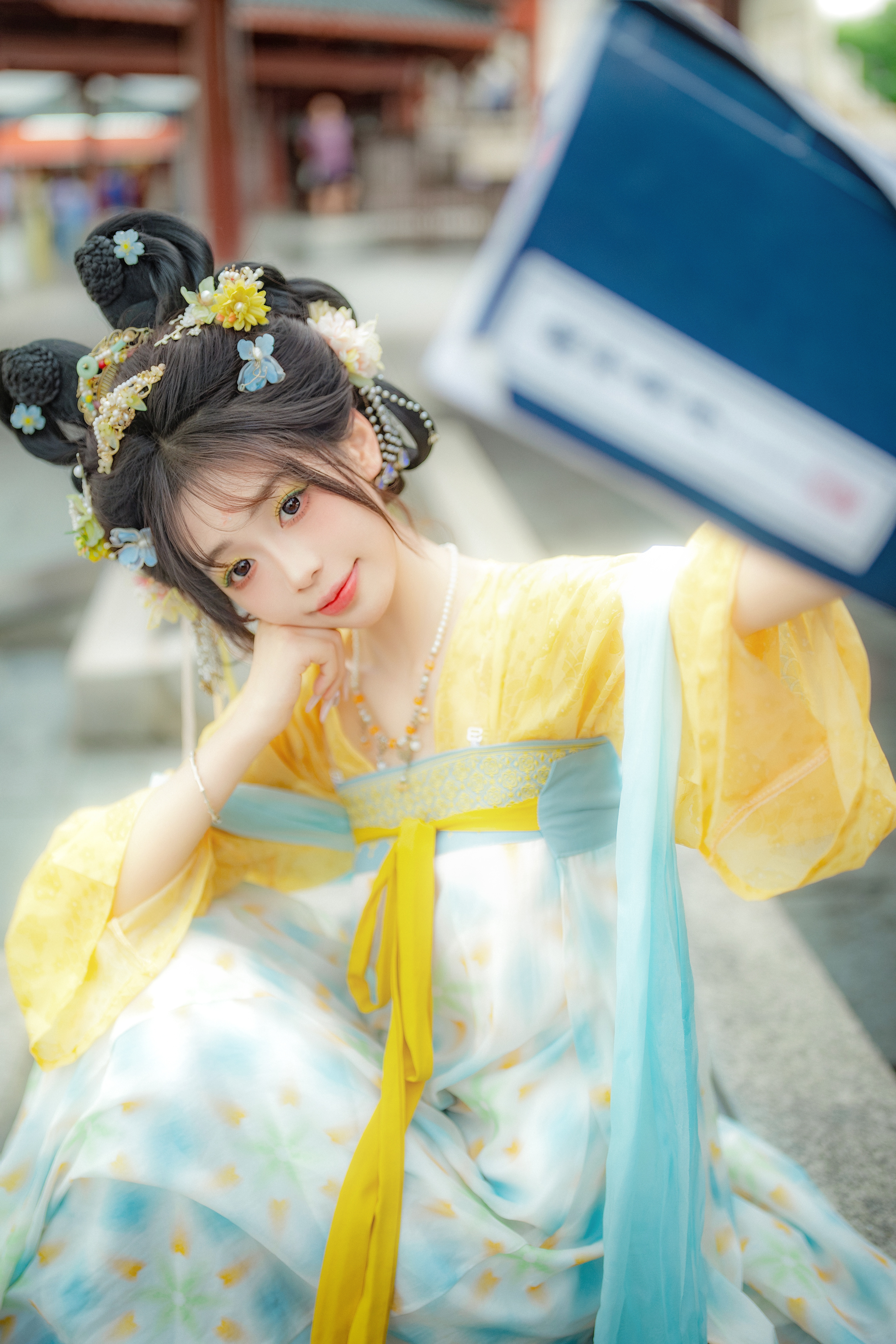 你似春间百花闻 一掠山河万木生